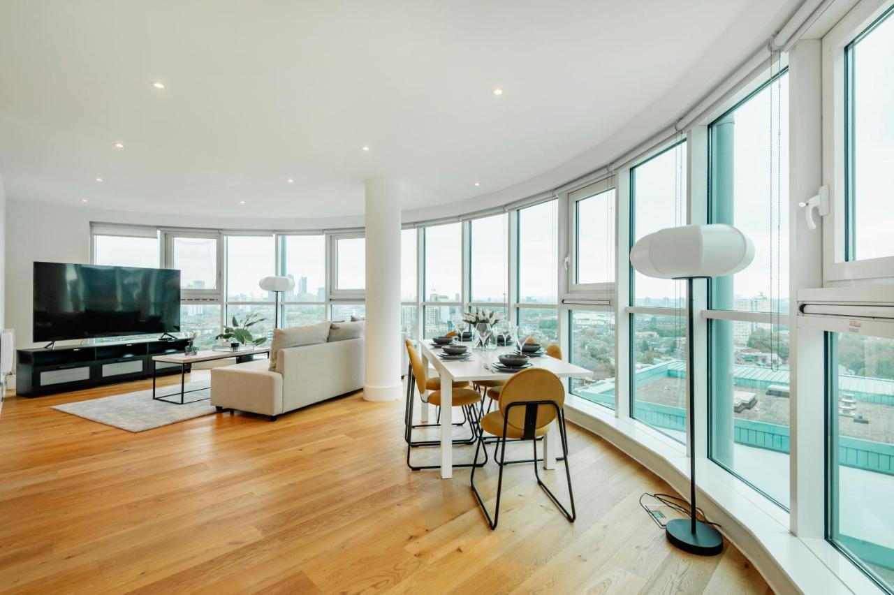 Vauxhall Skyline Apartment ลอนดอน ภายนอก รูปภาพ