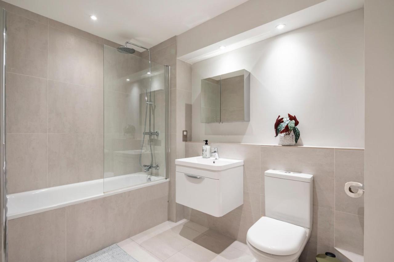 Vauxhall Skyline Apartment ลอนดอน ภายนอก รูปภาพ