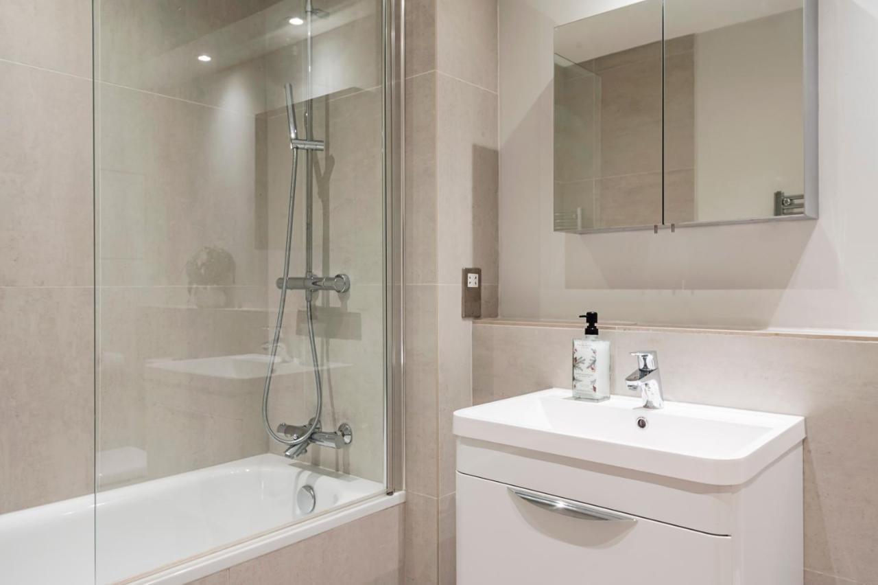 Vauxhall Skyline Apartment ลอนดอน ภายนอก รูปภาพ