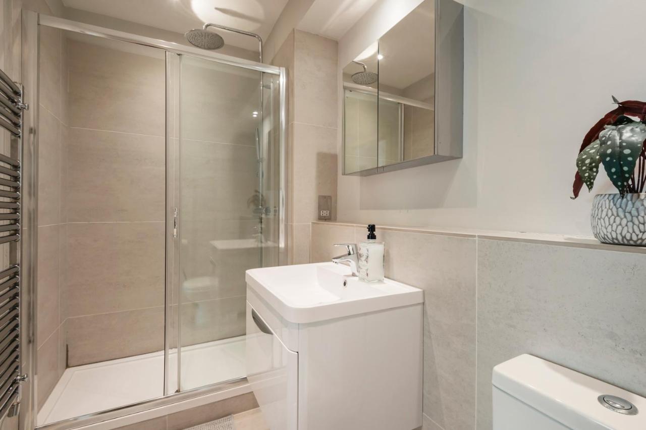 Vauxhall Skyline Apartment ลอนดอน ภายนอก รูปภาพ