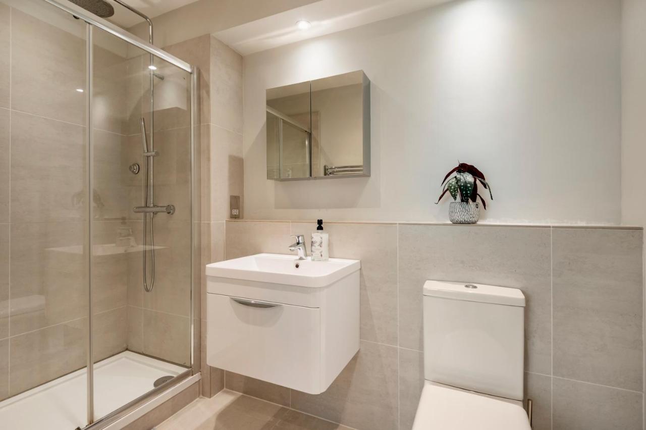 Vauxhall Skyline Apartment ลอนดอน ภายนอก รูปภาพ