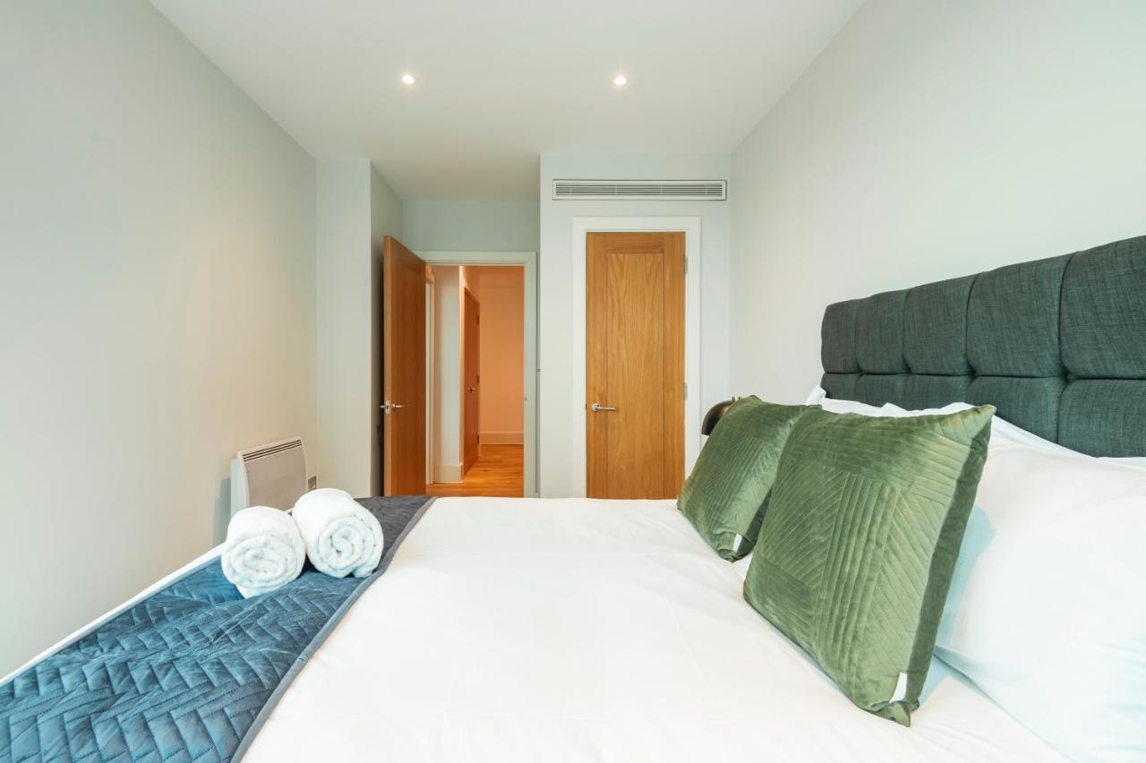 Vauxhall Skyline Apartment ลอนดอน ภายนอก รูปภาพ